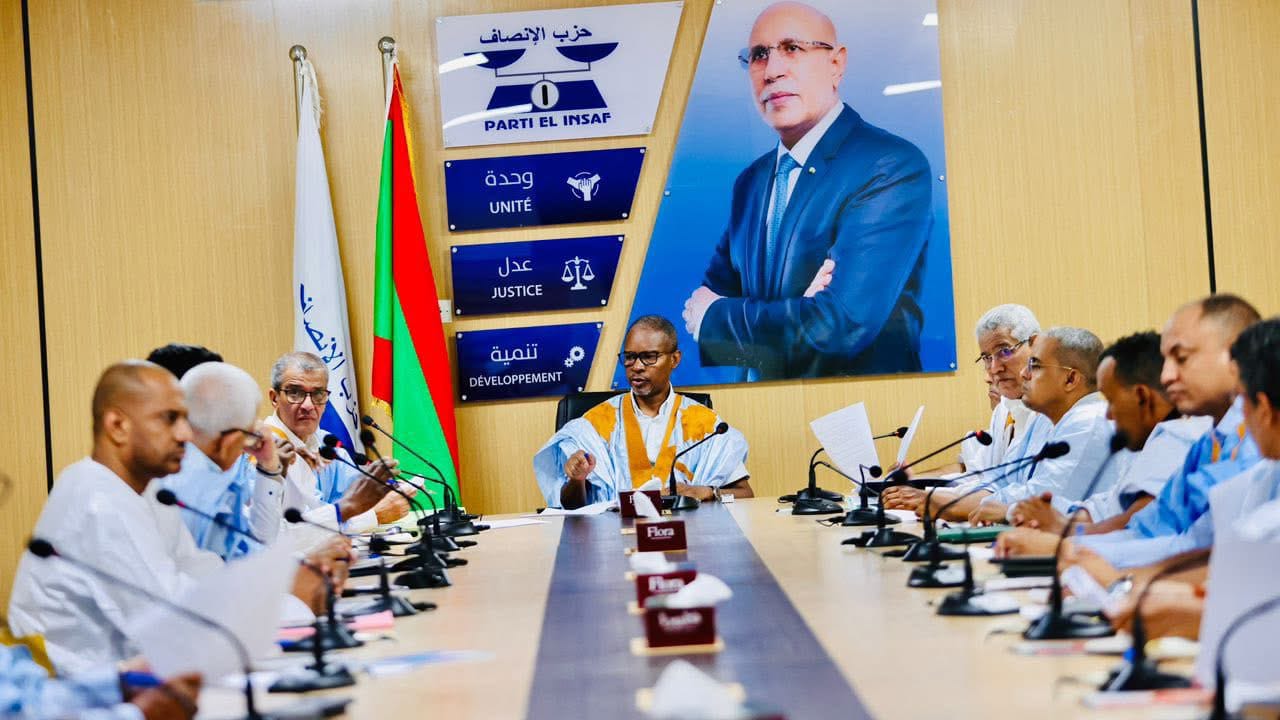 الأغلبية تعتمد ردها على وثيقة الحوار وتتمسك بعدم استبعاد موضوع المدد والمأموريات