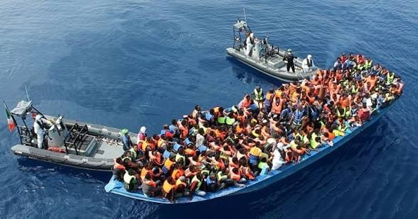 صحيفة إسبانية: وصول 1107 مهاجرين إلى الكناري منذ الجمعة