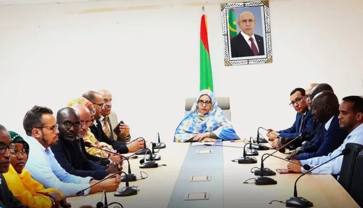 وزيرة البيئة: نعدّ برنامجا لتخضير بنشاب والحد من زحف الرمال