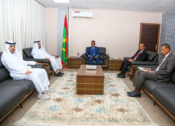 وزير الشؤون الإسلامية يبحث مع السفير الإماراتي تعزيز التعاون الثنائي